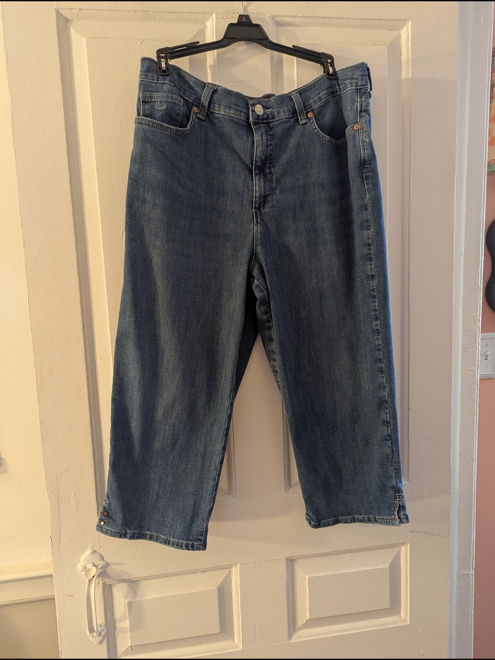 Gloria Vanderbilt Relaxed Capri Blue Jeans